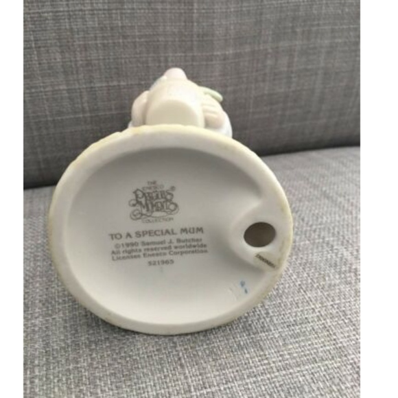 Precious Moments To A Special Mum Figurine 1990 - Picture 2 of 2